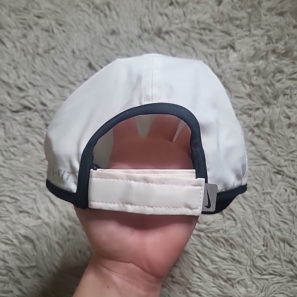 *SOLD* Nike Featherlight Dri Fit Hat Cap Baseball Hat Cap White & Black Running - Picture 3 of 10